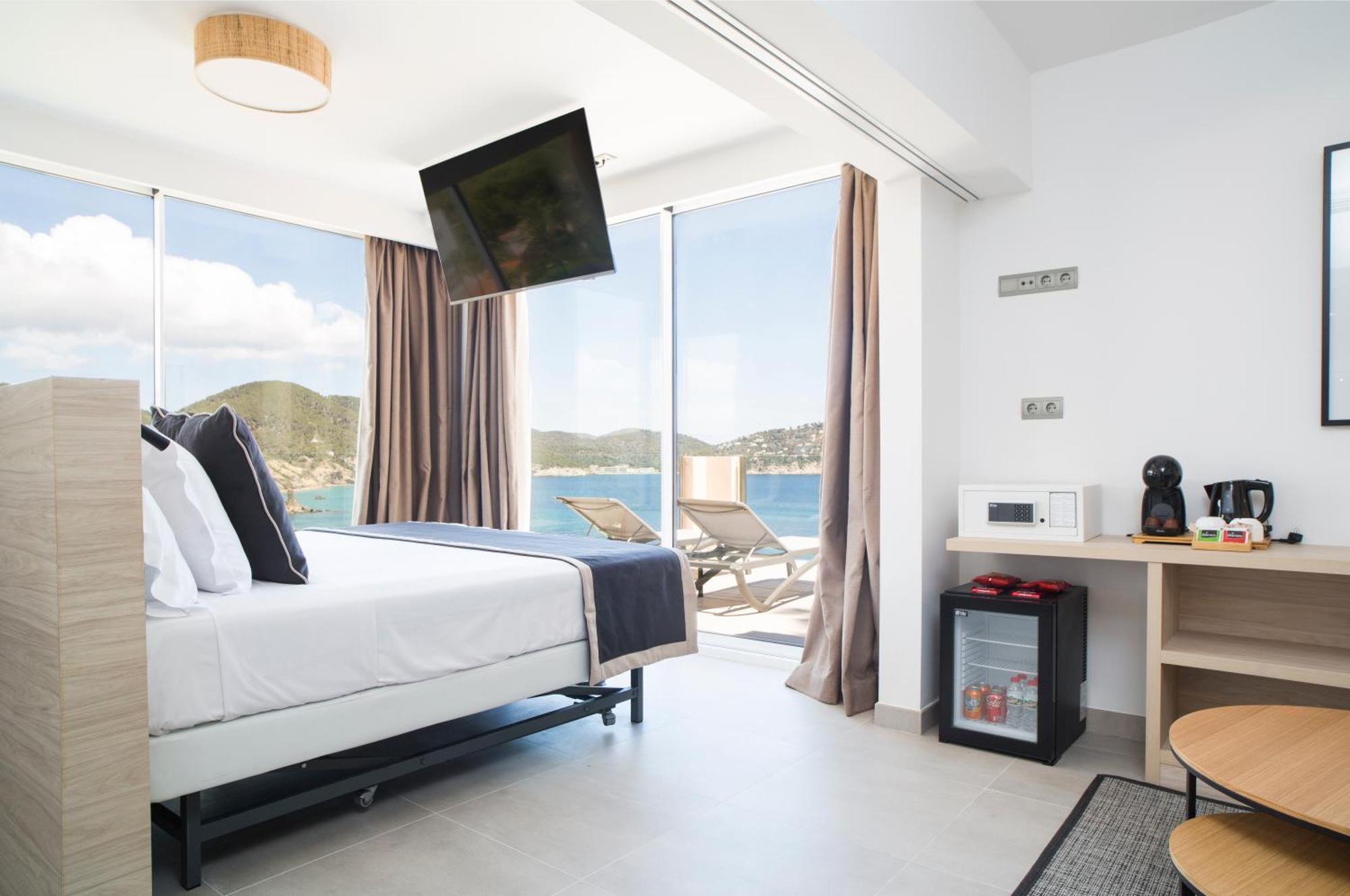 Invisa Club Cala 4* Es Figueral