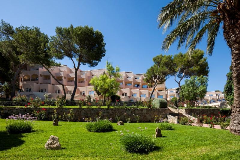Hotel Invisa Club Cala 4*
